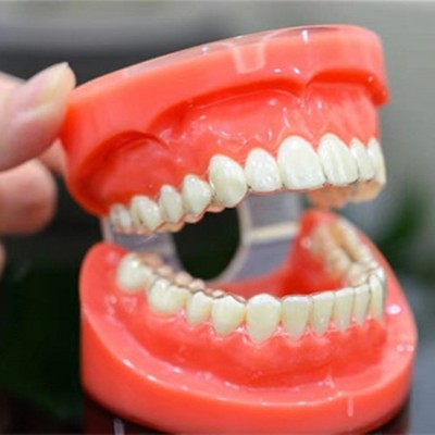 寧波烤瓷牙排名前十的口腔醫(yī)院，寧波奉化伊牙雅口腔診所實力口碑值得期待！