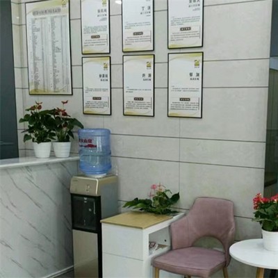 杭州種一顆牙齒要多少錢！杭州市金玉口腔門診部種植牙價格被打下來了，國產(chǎn)鈦基牙(BAM)種植牙價格：3843元起/顆！