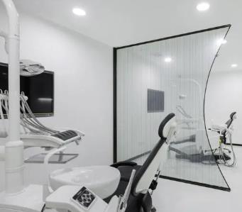 嘉興好的種植牙多少錢一顆！平湖舒益口腔種植牙價格表參考，國產(chǎn)常州創(chuàng)英種植牙：3885元起/顆！